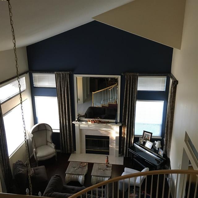 photo gallery Bold Accent Wall Color 4979